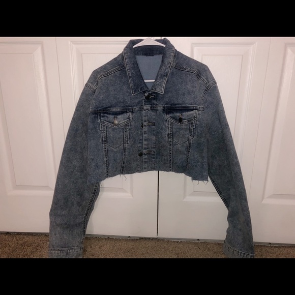 HAND PAINTED RED DRAGON CROPPED DENIM JACKET - Picture 3 of 3